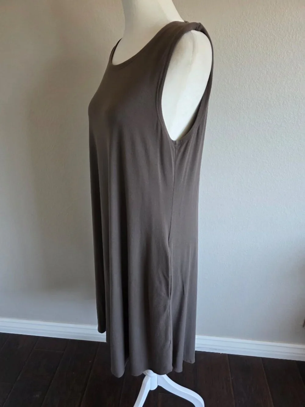 EIleen Fisher Dress Size M Lightweight Knit Fit & Flare Mink Sleeveless Pockets - Picture 3 of 7